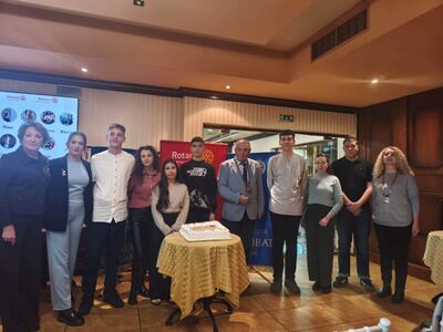 СЪЗДАДОХА НОВ РОТАРАКТ КЛУБ В КАРНОБАТ С АКТИВНА МЛАДЕЖКА ВИЗИЯ