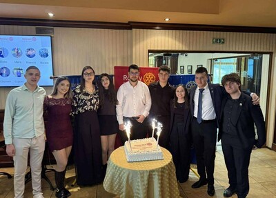 СЪЗДАДОХА НОВ РОТАРАКТ КЛУБ В КАРНОБАТ С АКТИВНА МЛАДЕЖКА ВИЗИЯ