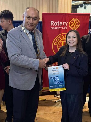 СЪЗДАДОХА НОВ РОТАРАКТ КЛУБ В КАРНОБАТ С АКТИВНА МЛАДЕЖКА ВИЗИЯ