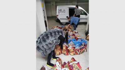 Дарители осигуриха храна за 300 бедни домакинства