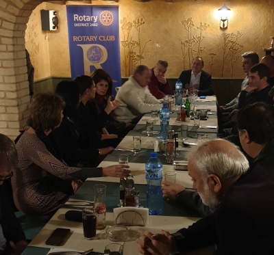 Ротари клуб  Нова Загора проведе среща с представители на образованието в града