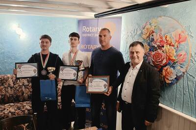 Ротари клуб Нова Загора  - отличия за млади спортисти.
