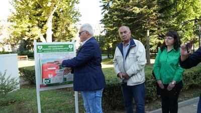 Ротари клуб Русе – Дунав осигури един от обществените мобилни дефибрилатори в града