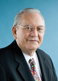 Напусна ни Глен Естес, Президент на Ротари Интернешънъл 2004-05 г